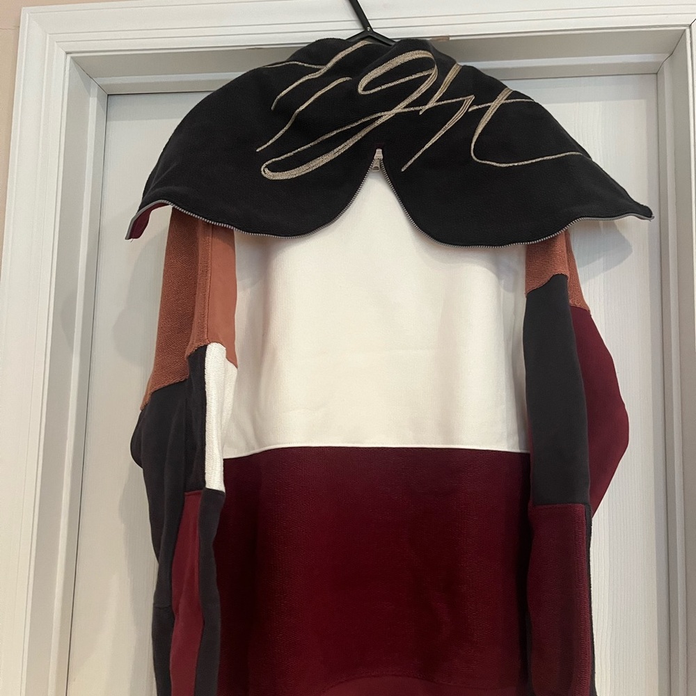 Air Jordan Flight sweatshirt. New w/tags ‘Flight’ on the hoodie! Great gift! 💝